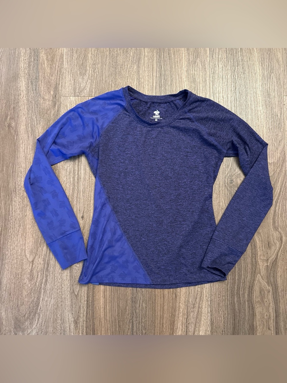 Rabbit long sleeve purple logo running top size medium $65 MSRP